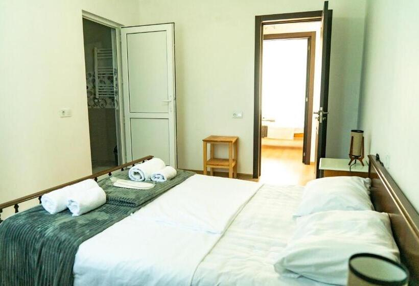 اتاق استاندارد با چشمانداز کوهستان, Orenda