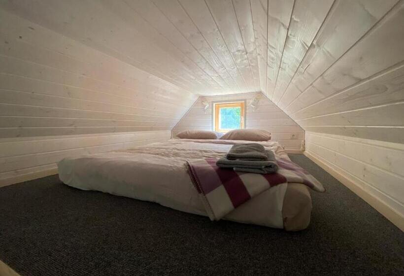 بنگله خانوادگی, Sambla Majutus