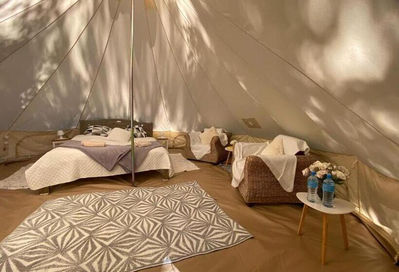 چادر با خدمات رفاهی استاندارد, Sambla Majutus