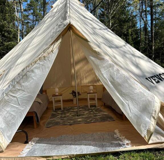 چادر با خدمات رفاهی استاندارد, Sambla Majutus