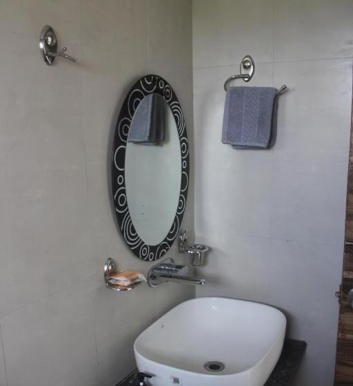 اتاق لوکس, Strawberry Resort