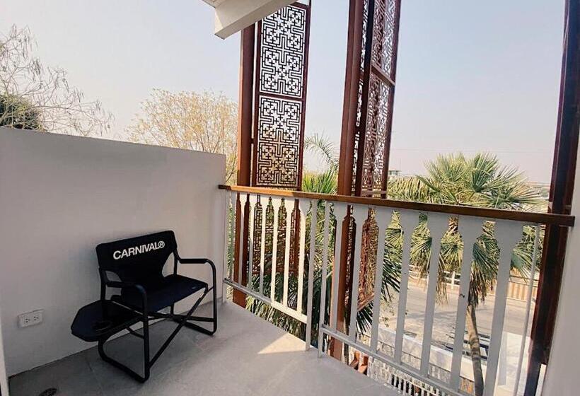 Люкс Вид на Город, Villa Mahaphrom