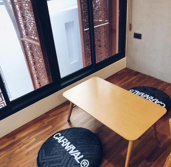 סוויטה עם מרפסת, Villa Mahaphrom