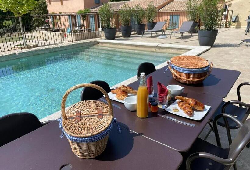 스탠다드 룸, Les Micocouliers