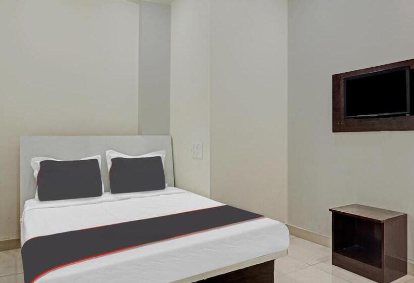 Трехместный Номер Классика, Collection O Brahma Residency