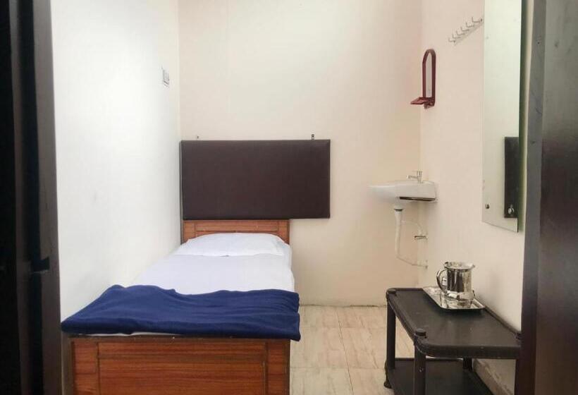 标准单人间共用浴室, Diamond