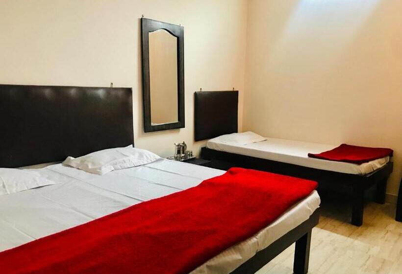 标准三人间, Diamond