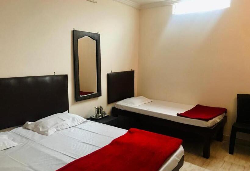 标准三人间, Diamond