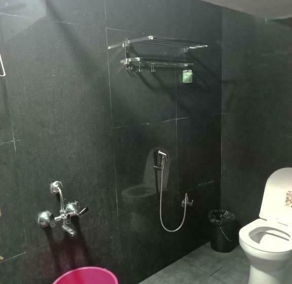 חדר דלוקס, Ruthran Guest House