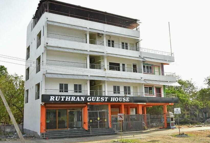 חדר דלוקס, Ruthran Guest House