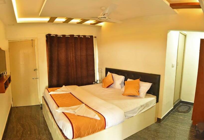 带阳台的豪华间, Ruthran Guest House