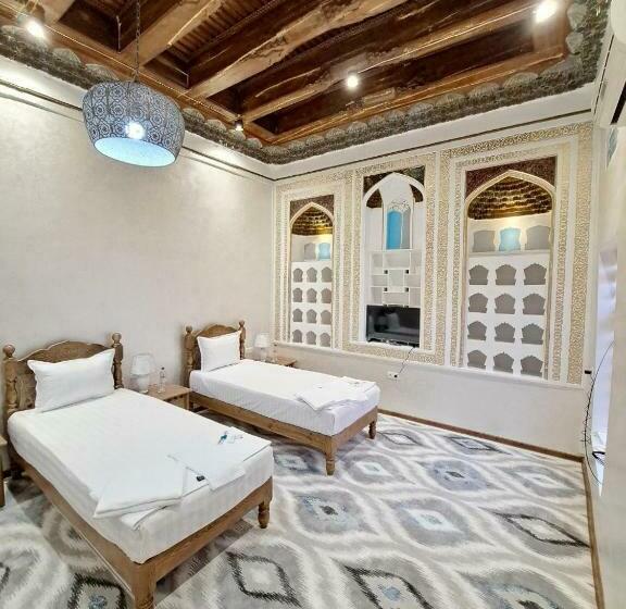 غرفة كومفورت ثلاثية, Tapchan House