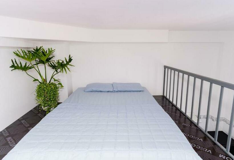 اتاق استاندارد, Shiri House