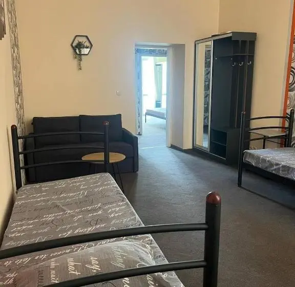 Standard Neljän Hengen Huone, Uneed Rooms Somnium