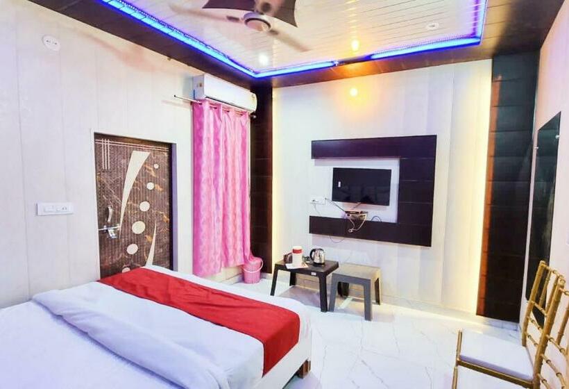 חדר דלוקס, O Krishna Manu Palace