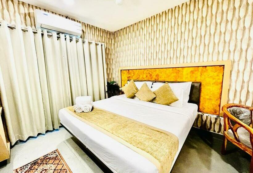 キングサイズベッドのデラックスルーム, Lake View Airport Zone