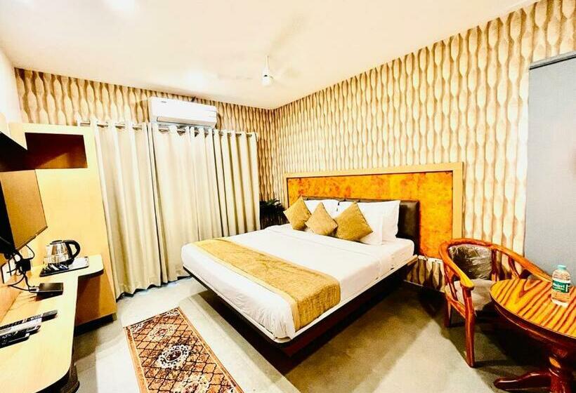 キングサイズベッドのデラックスルーム, Lake View Airport Zone