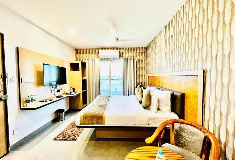 キングサイズベッドのデラックスルーム, Lake View Airport Zone