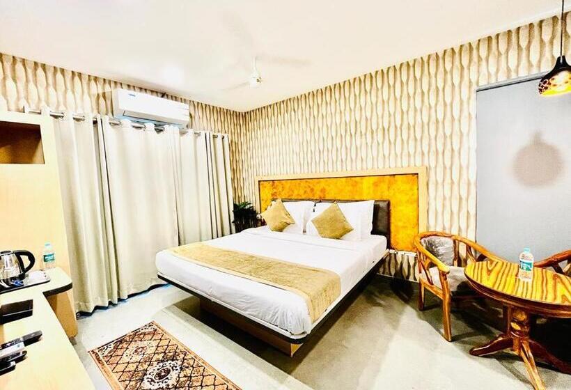 اتاق لوکس با تخت بزرگ, Lake View Airport Zone