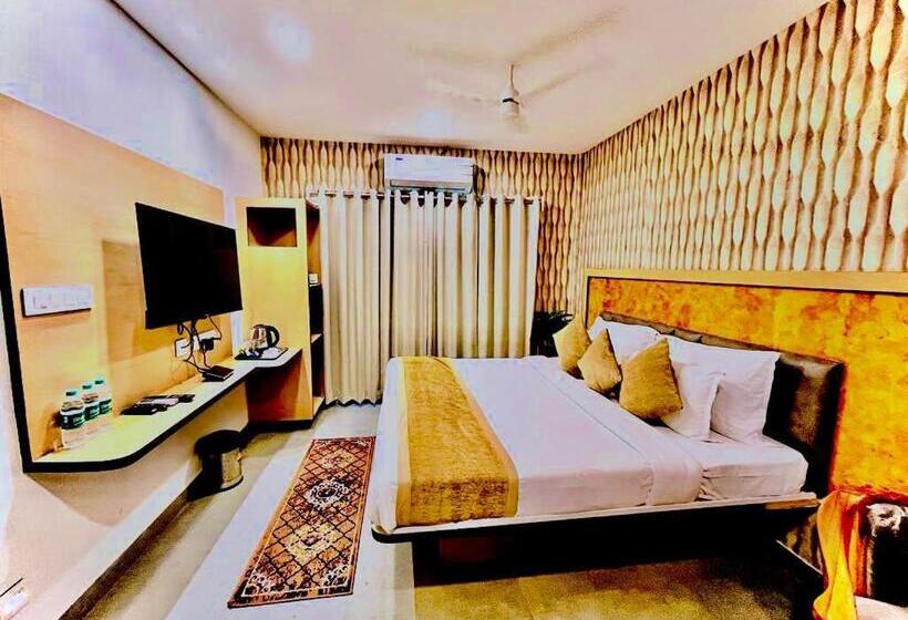 キングサイズベッドのデラックスルーム, Lake View Airport Zone