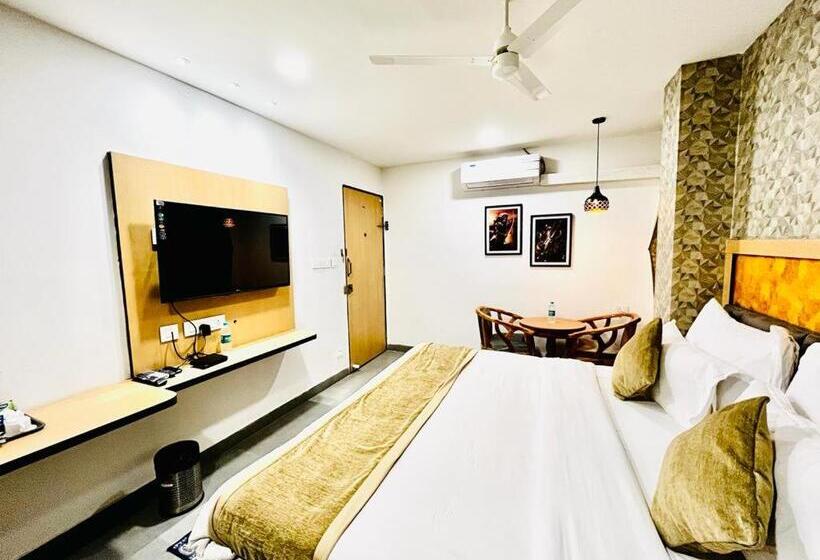 キングサイズベッドのデラックスルーム, Lake View Airport Zone