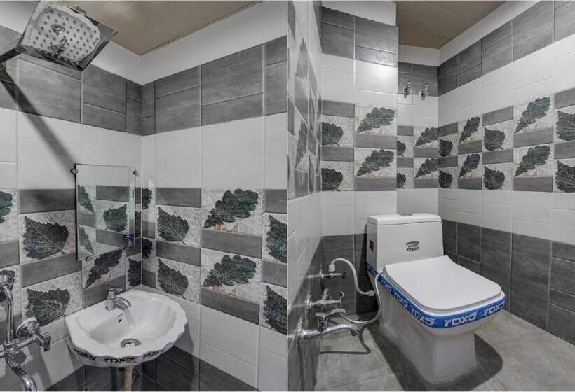 Трехместный Номер Классика, Oyo Flagship 81028 Ss