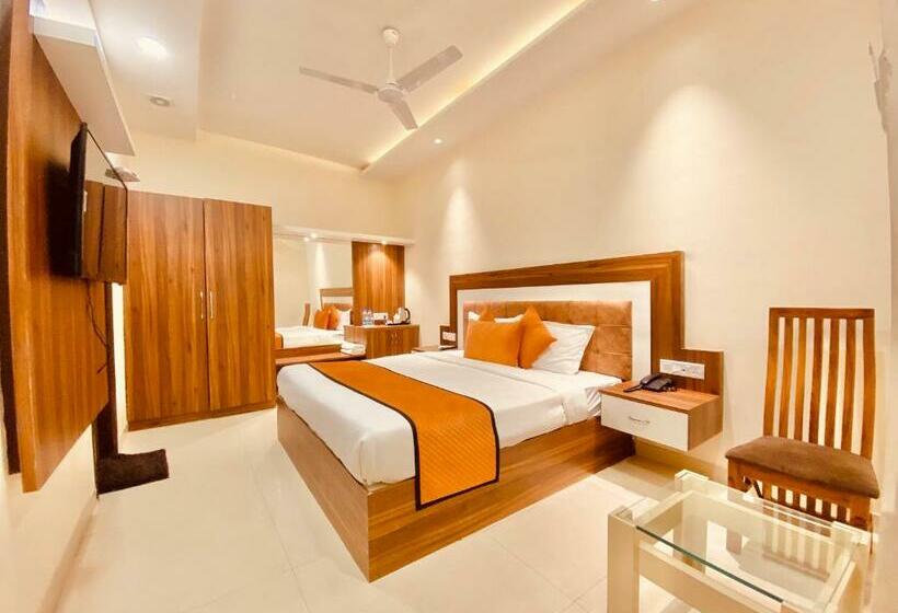 غرفة ديلوكس, White And Restaurant 300 Mtr From Golden Temple