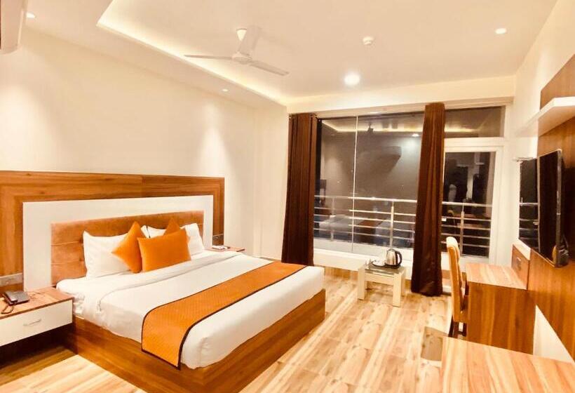 غرفة قياسية سرير كينج, White And Restaurant 300 Mtr From Golden Temple