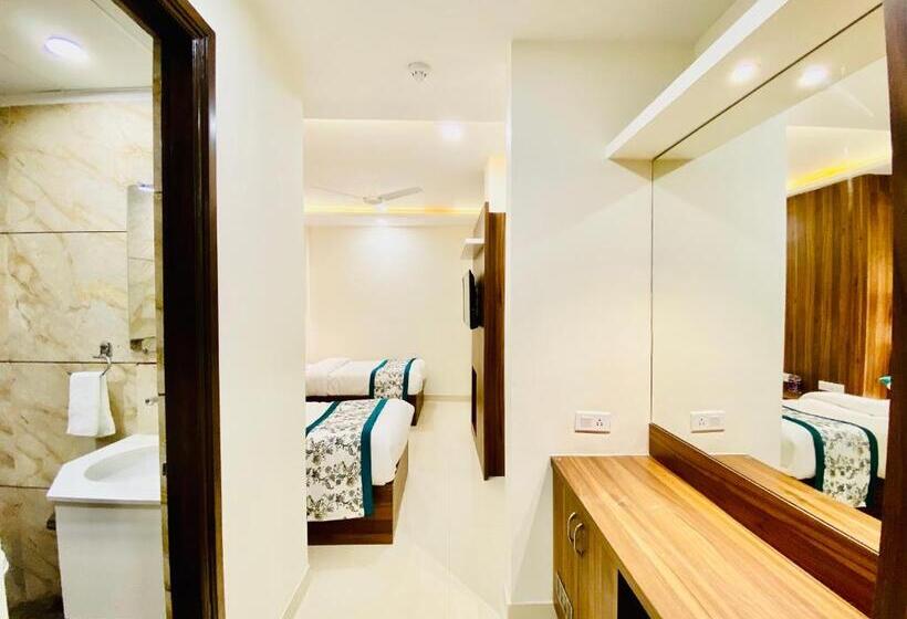 غرفة ديلوكس, White And Restaurant 300 Mtr From Golden Temple