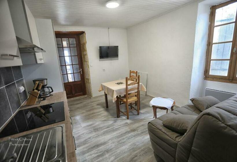 דירת חדר עם טרסה, Eden Auberge