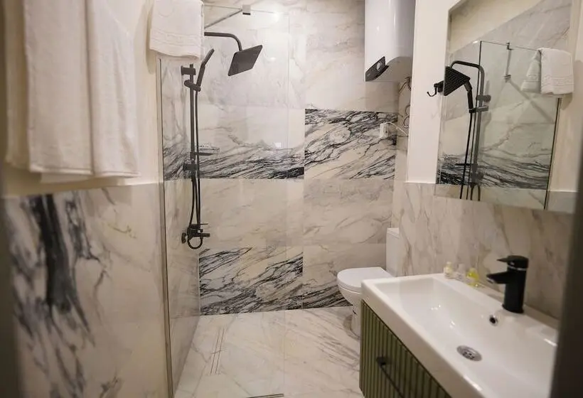 スイート（家族用）, Monev Suites