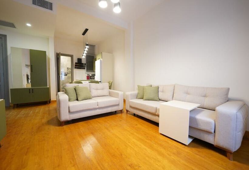 家庭套房, Monev Suites