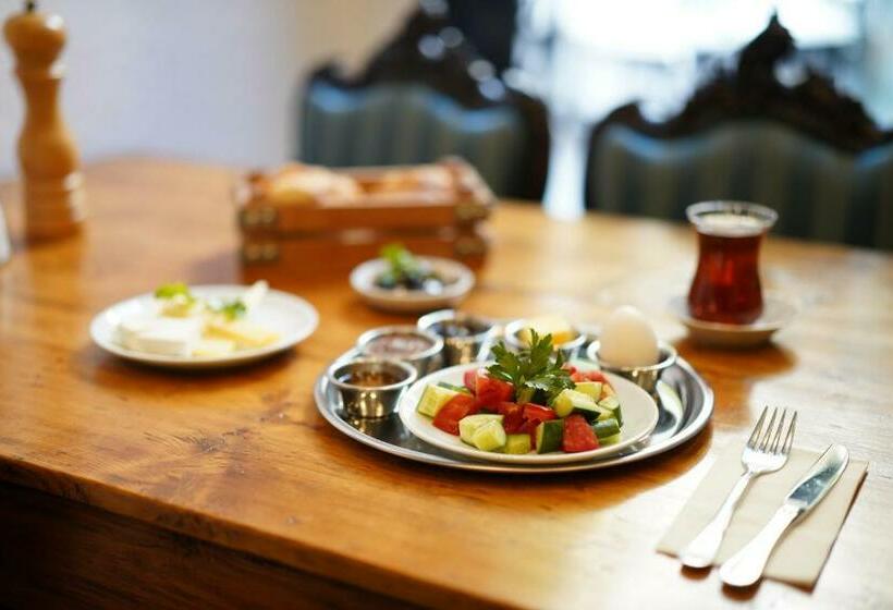 标准工作室, Monev Suites