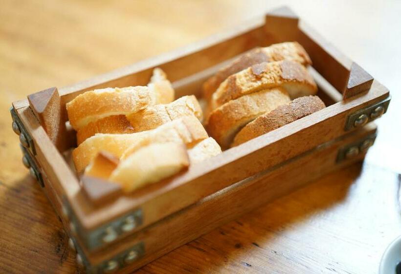 标准工作室, Monev Suites