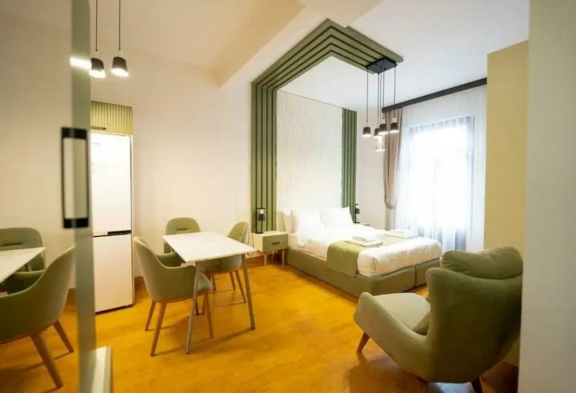 スタンダードスタジオ, Monev Suites