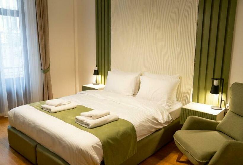 标准工作室, Monev Suites