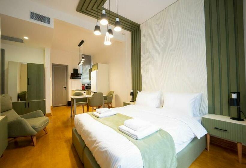 标准工作室, Monev Suites