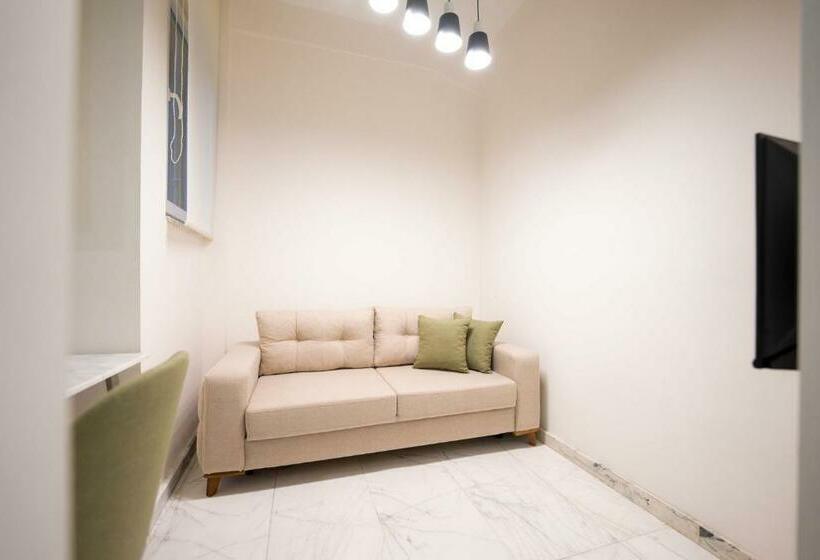 标准工作室, Monev Suites