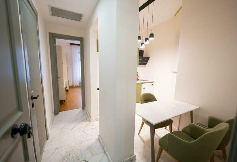 标准工作室, Monev Suites