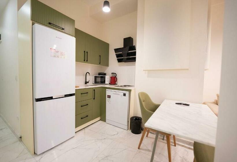 标准工作室, Monev Suites