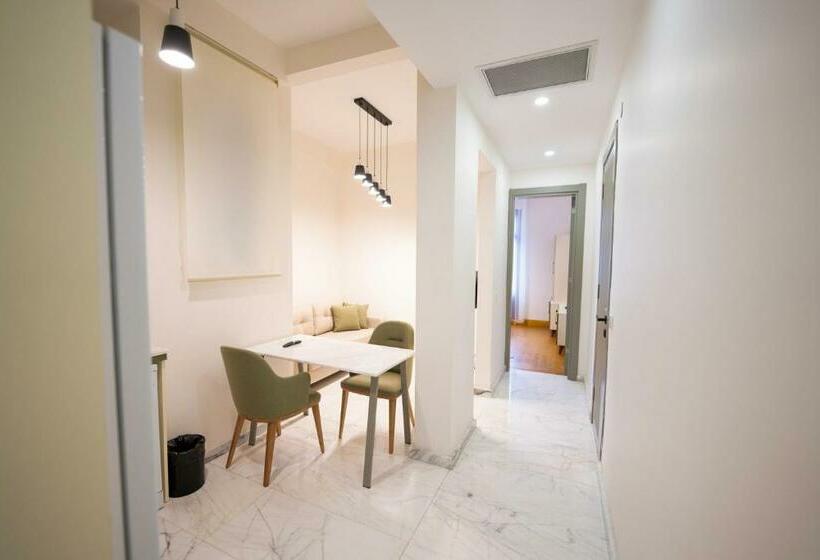 标准工作室, Monev Suites