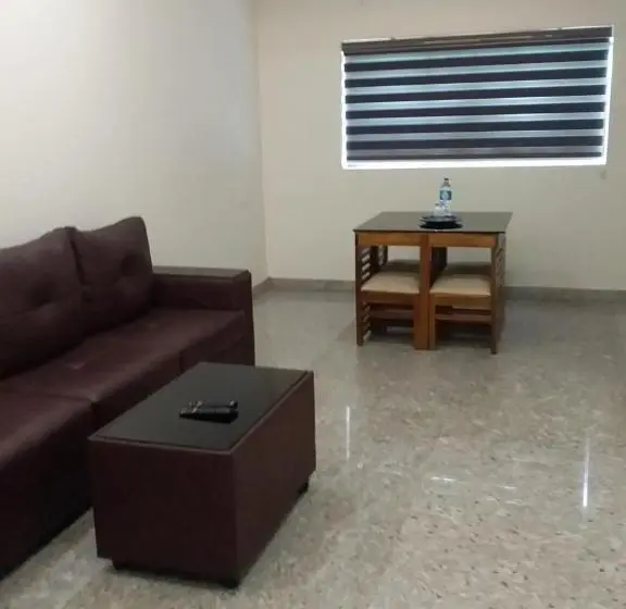 سوییت لوکس, Redbell Suites Residency
