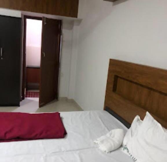 디럭스 스위트, Redbell Suites Residency