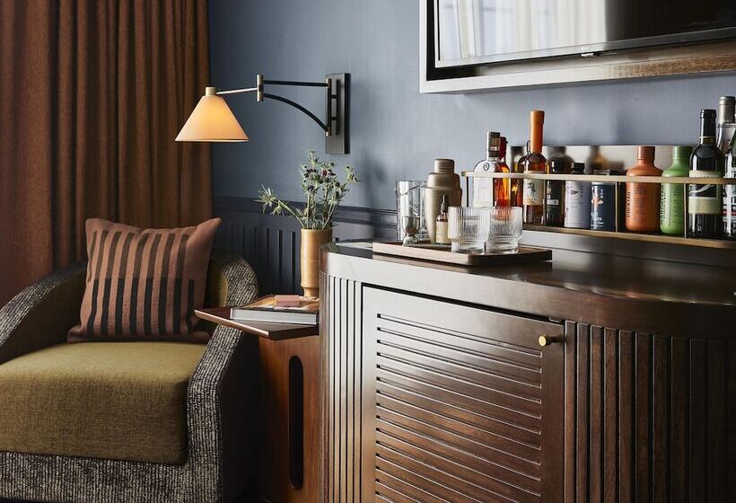 スタンダード4人部屋, The Manchester