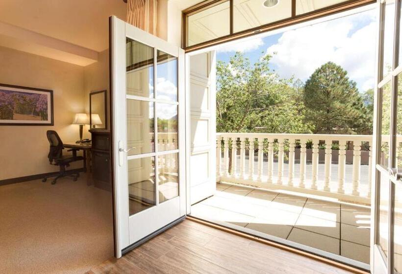 Номер Deluxe Кровать Кинг с Видом, Drury Plaza Hotel In Santa Fe