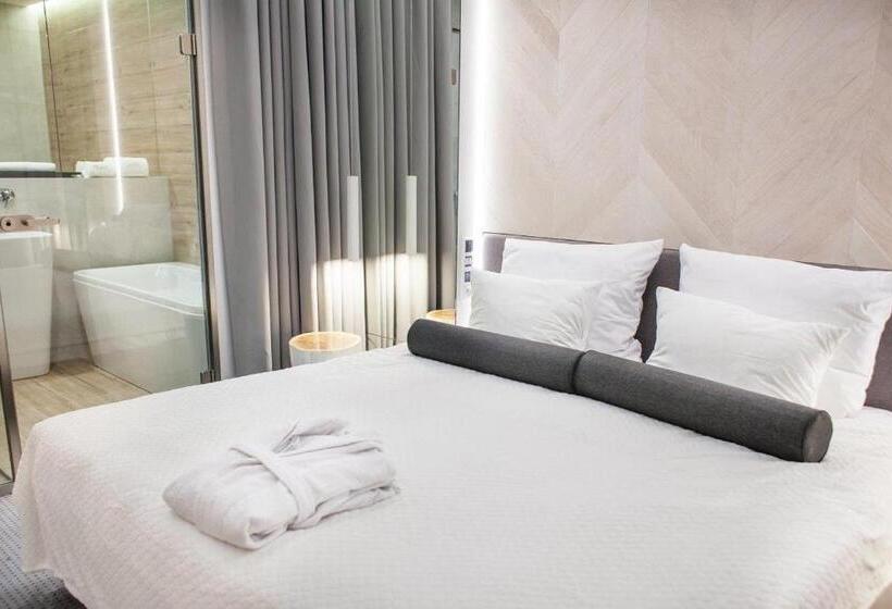 带1个卧室的带阳台的公寓, Bonifacio Spa&sport Resort