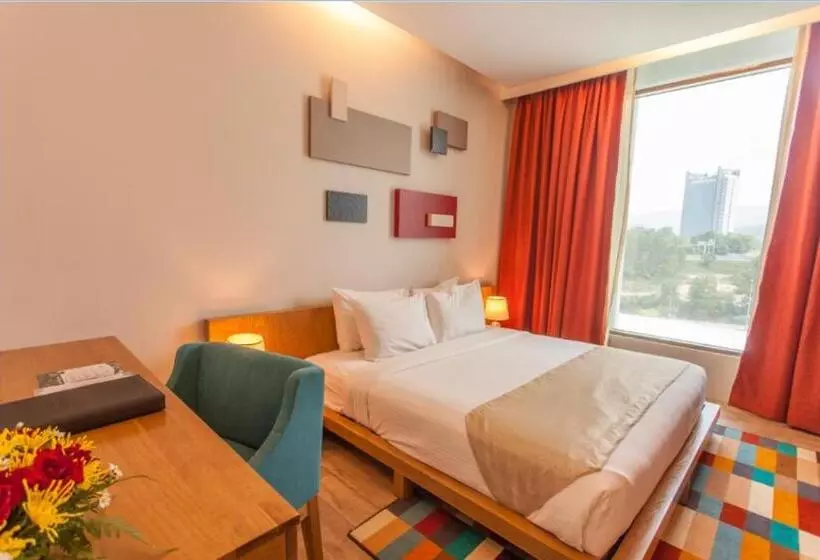 Superior Zimmer Kingsize Bett, Casuarina@meru