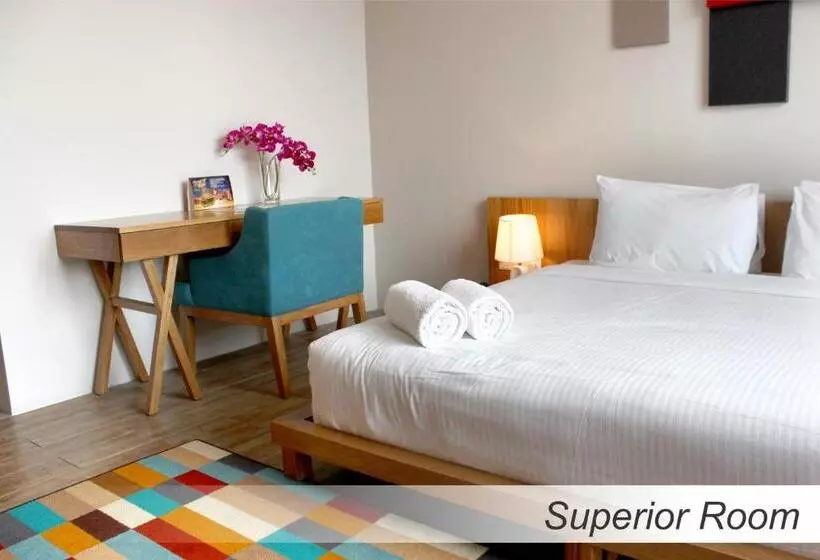 Superior Zimmer Kingsize Bett, Casuarina@meru