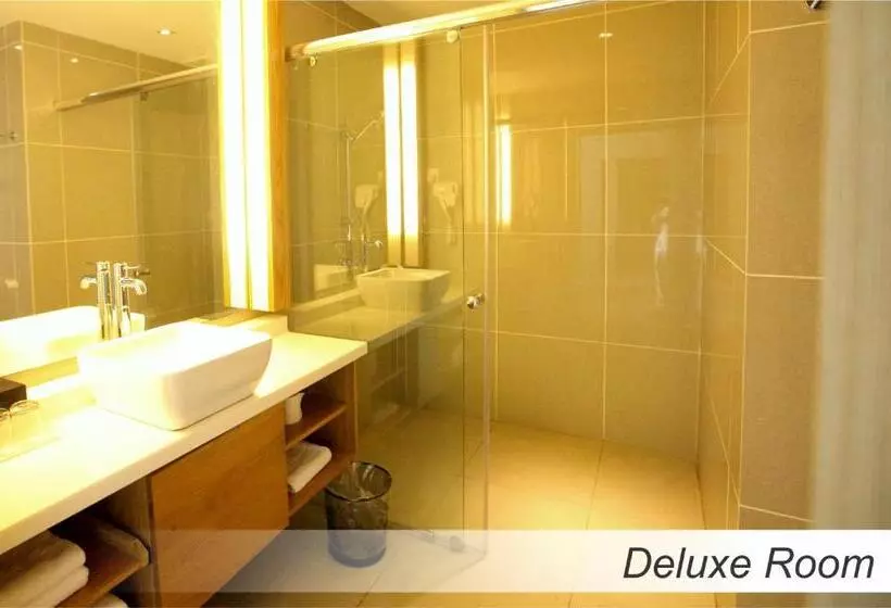 Deluxe Zimmer Kingsize Bett, Casuarina@meru