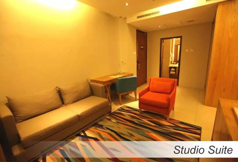 Standard Studio, Casuarina@meru